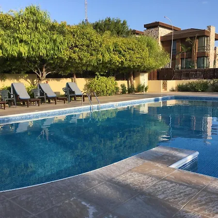 Sunny Garden Star לימסול